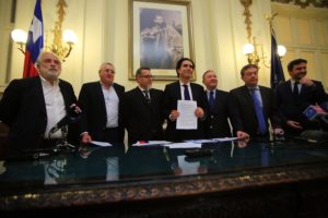 Gobierno y oposición firmaron acuerdo por proyecto de reforma tributaria