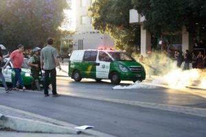 VIDEO | Carabineros detuvo a manifestante armado en plena Alameda gracias a dron