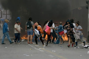 Informe de Carabineros: 78% de los arrestados por saqueos y desórdenes tienen detenciones previas