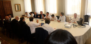 Quiebre entre oposición y oficialismo en acuerdo por nueva Constitución