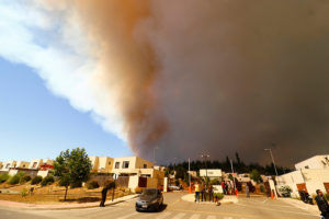 Carabineros detuvo a dos sujetos sorprendidos generando focos de incendio en Valparaíso