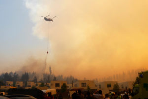 Valparaíso: Gobernador alerta que fuego comienza a afectar viviendas
