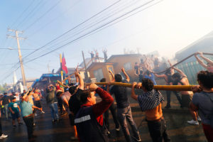 VIDEO | Valparaíso: incendio forestal obliga a evacuar sectores de cerro Rodelillo