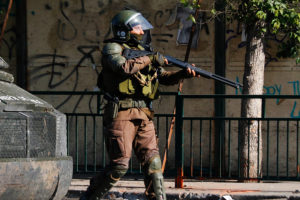 Diputado RN oficia a Carabineros e INDH por joven grave tras recibir perdigones