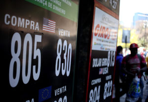 Dólar se dispara en la apertura de la jornada con nuevo récord de $838