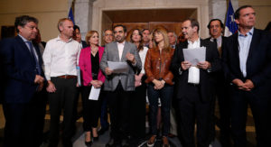 Senadores firman declaración por la paz, los DD.HH. y el orden público