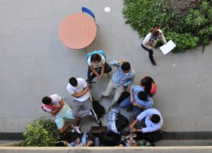 Speak and Play: ¿en qué consiste el sistema de estudio que busca que aprendas inglés como si estuvieras en el extranjero?