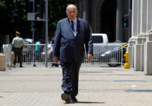 Insulza: “Una salida prematura del Presidente significaría una decisión muy grave”