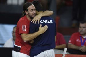 Equipo chileno de Copa Davis arribó a España para disputar las Finales