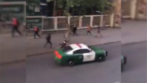 VIDEO | Radiopatrulla de Carabineros atropelló a persona que intentó cruzar la calle