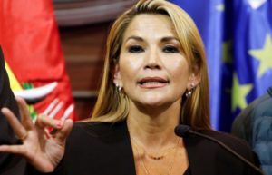 Gobierno interino de Bolivia expulsa a embajadora de México y a diplomáticos españoles