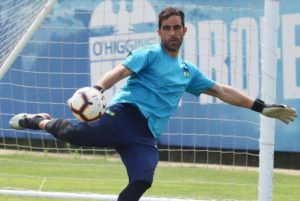 Claudio Bravo entrena con O'Higgins tras suspensión de amistoso ante Perú