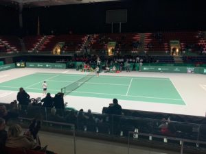 Partidos de madrugada y poco público: la decepcionante Copa Davis con el 