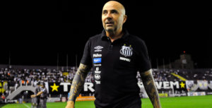 VIDEO | El día de furia de Sampaoli con un hincha del Santos
