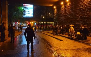 Policía francesa desaloja campamento con más de mil inmigrantes