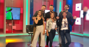 Productor ejecutivo de Intrusos y cambio de formato: 