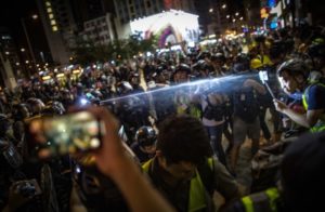 Manifestaciones en Hong Kong cobra su primera víctima fatal