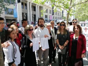 Alcalde Jorge Sharp traslada conflicto en Valparaíso hasta las puertas de La Moneda