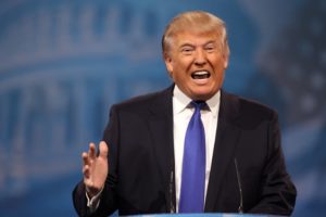 Twitter nuevamente oculta una publicación de Donald Trump