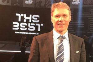 Marco van Basten es sancionado por emitir una proclama nazi en televisión