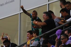 Celebra Arturo Vidal: Rodelindo Román logró el ascenso a la Tercera A