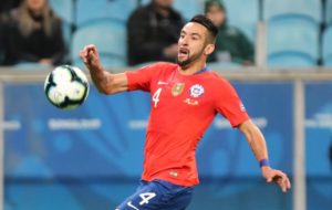 En Argentina afirman que Juan Román Riquelme quiere a Mauricio Isla en Boca