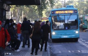 Transantiago reactivará circulación de buses en horario nocturno a partir de este martes
