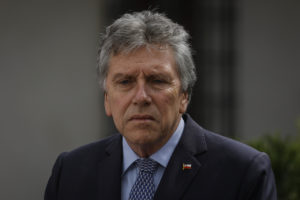 Espina no descarta influencia de grupos extranjeros en crisis social en Chile