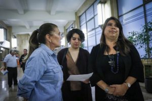 Comunes plantea opción de abandonar el acuerdo constituyente