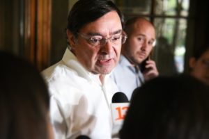 Intendente Felipe Guevara anuncia querella tras balacera en tenencia de Carabineros en La Granja