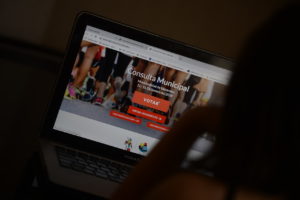 E-Voting, la polémica empresa que realizó la consulta ciudadana en 29 comunas
