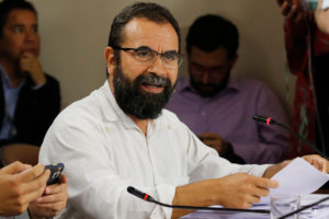 Vocera de Gobierno arremete contra Hugo Gutiérrez por dibujos de niños disparando a Piñera