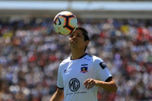 Ante 10 mil personas y junto con sus hijos: los detalles de la bienvenida de Colo Colo a Matías Fernández