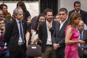 Van Rysselberghe llega a acto en La Moneda sin saludar a Blumel ni a Desbordes