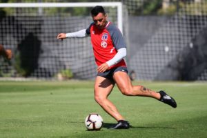 Esteban Paredes pide un 