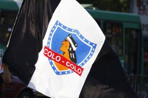 Encuesta revela que Colo Colo es el equipo más popular entre los migrantes en Chile
