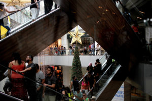 Centros comerciales registran caída de hasta 35% en visitas por estallido social