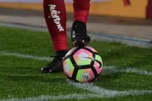 Muchos se van y ninguno llega: los efectos de la crisis en el mercado de pases del fútbol