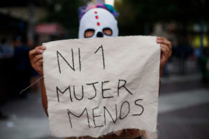 Perú: critican a ministra de Justicia por evadir preguntas sobre violento femicidio 