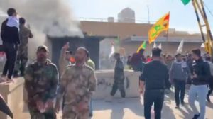 Miles de manifestantes atacaron embajada de Estados Unidos en Bagdad