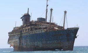 Macabro hallazgo en Japón: barco fantasma aparece con siete cadáveres y cabezas humanas