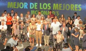 Christiane Endler y Joaquín Niemann reciben el premio 