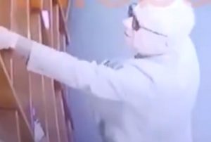 Sorprenden a embajador de México en Argentina robando un libro y Cancillería lo obliga a volver a su país