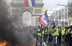 Francia: casi un millón de personas marchó contra la reforma de pensiones de Macron
