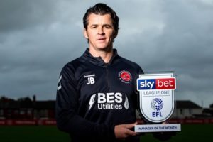 DT inglés propone achicar porterías, canchas y balones en el fútbol femenino