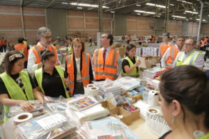 Más de 2 millones de estudiantes de colegios municipales recibirán útiles escolares en 2020