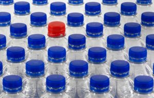 Italia aprueba impuestos al plástico y a las bebidas