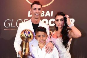 Cristiano Ronaldo es elegido como el mejor jugador del año en los Globe Soccer