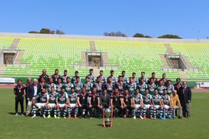Santiago Wanderers recibe su trofeo como campeón de la Primera B
