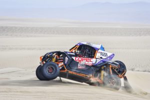 Chaleco López termina tercero y se sube al podio de Dakar en SSV